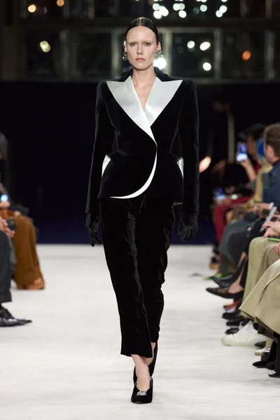 Look 1